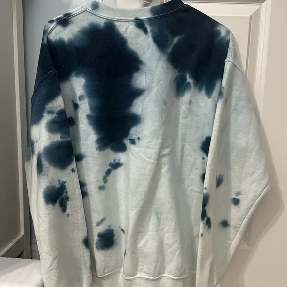 Peanuts snoopy sweatshirt M - Picture 2 of 2